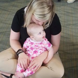 Meet your Posher, Lauren